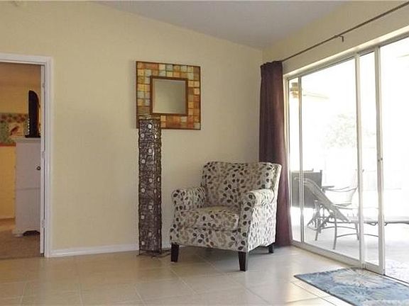 3rd image of 10484 Greenway Ave