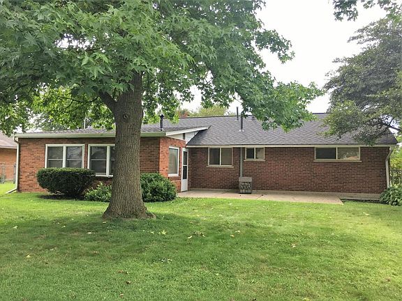 2nd image of 366 Sherwood Dr W