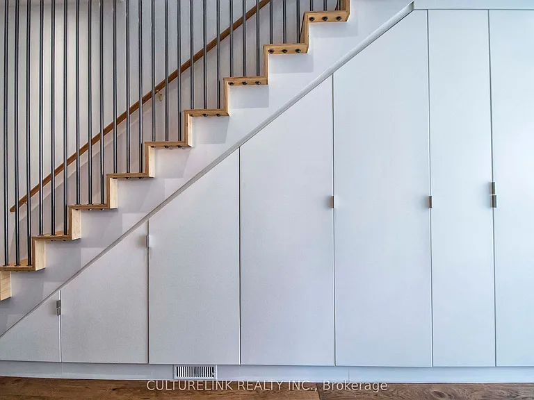 121 Montrose Ave #UPPER — Photo 6