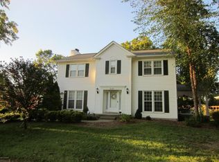 9109 Thelma Ln, Louisville, KY 40220