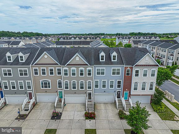5th image of 20584 Charlotte Blvd S