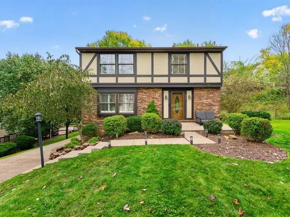855 Boulder Dr, Bethel Park, PA 15102