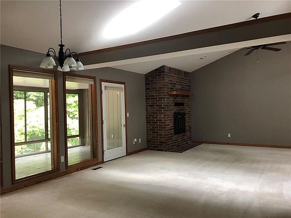 3rd image of 27 Henry Ln