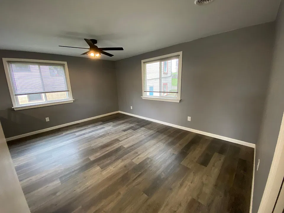 Living room 11x16