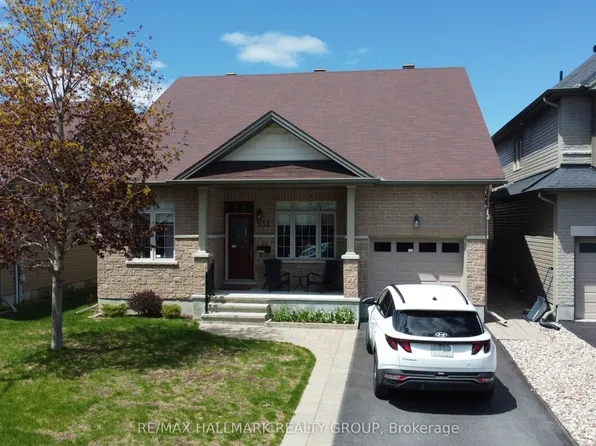 533 Peerless St, Ottawa, ON K2J 6A5