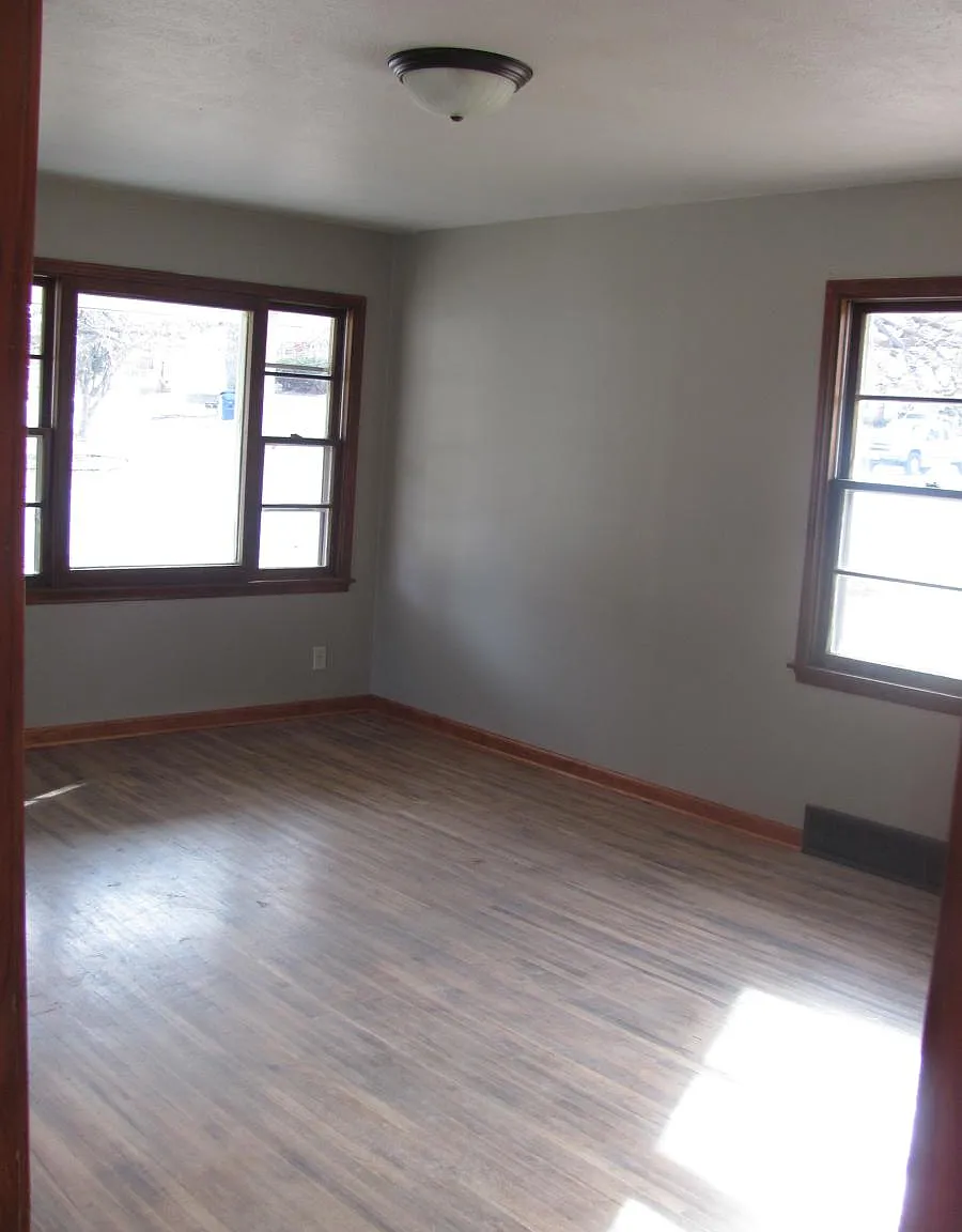 2 bed, 900 sqft, $1,400 — Photo 1