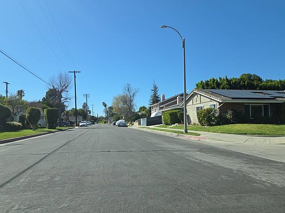 4th image of 17623 Prairie St