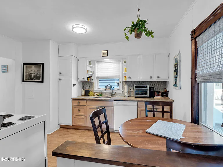 903 C St — Photo 15