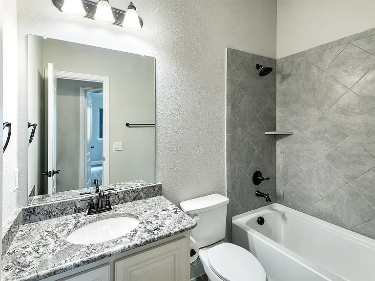 6026 Priory Dr — Photo 21
