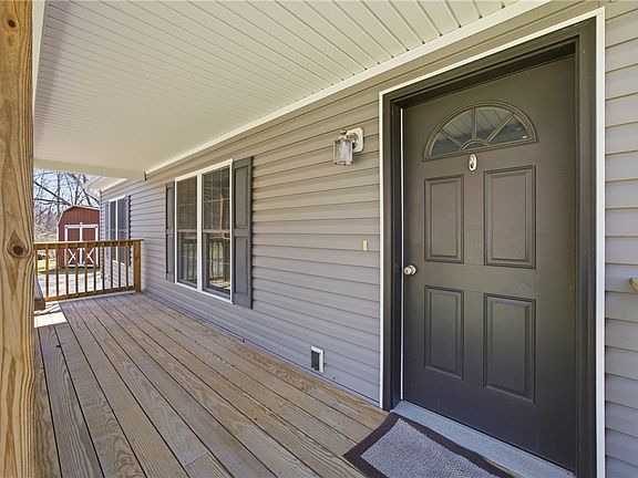 5th image of 2960 E Valley Rd