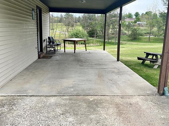 4th image of 2166 Country Rd