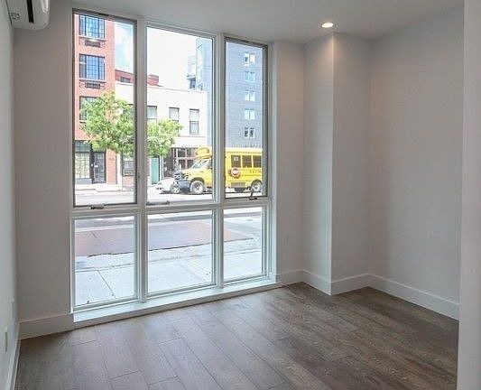 5th image of 1010 Fulton St #1F