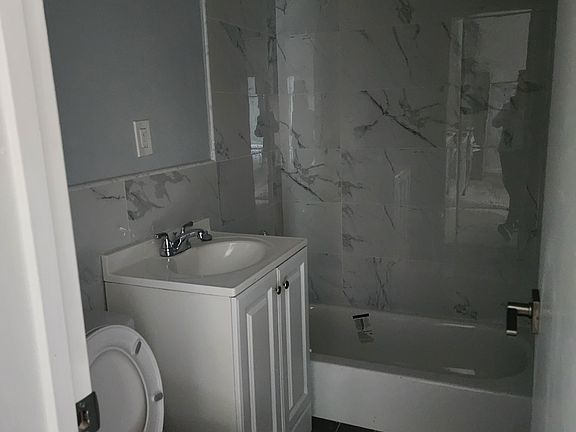5th image of 33 Saint Josephs Ave #3-F
