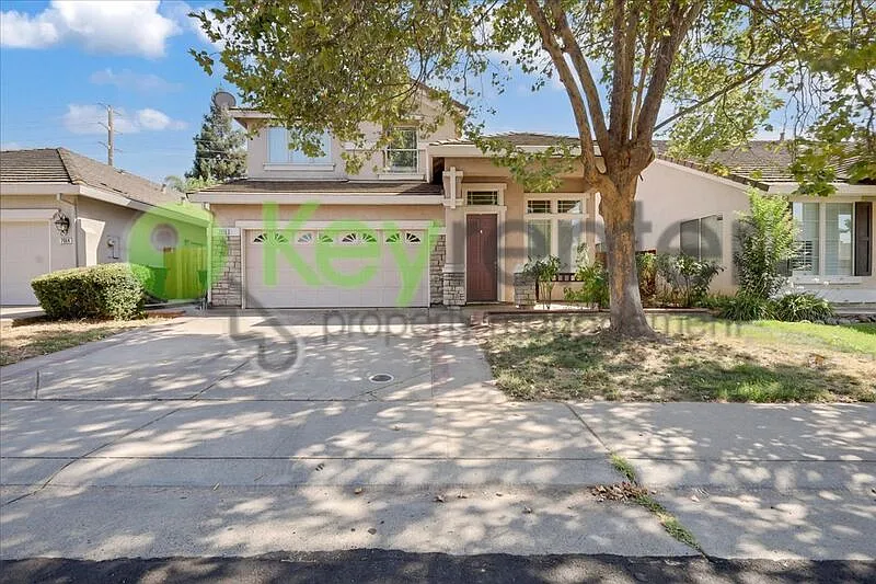 4 bed, 3.0 bath, 1922 sqft, $2,845 — Photo 2