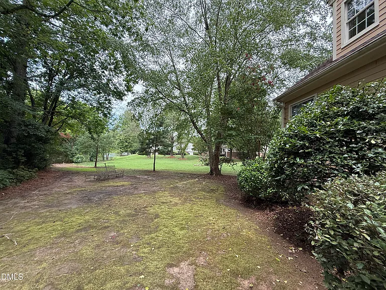 110 Palmer Meadow Ct — Photo 22