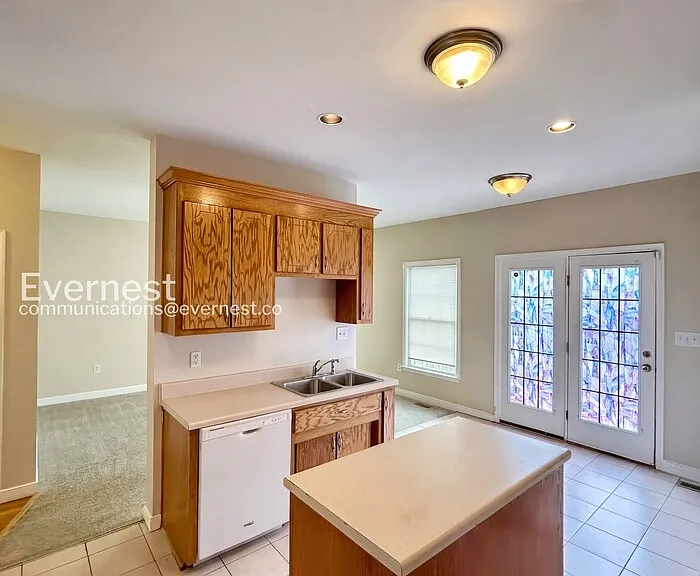 1713 Jacquelin St — Photo 3