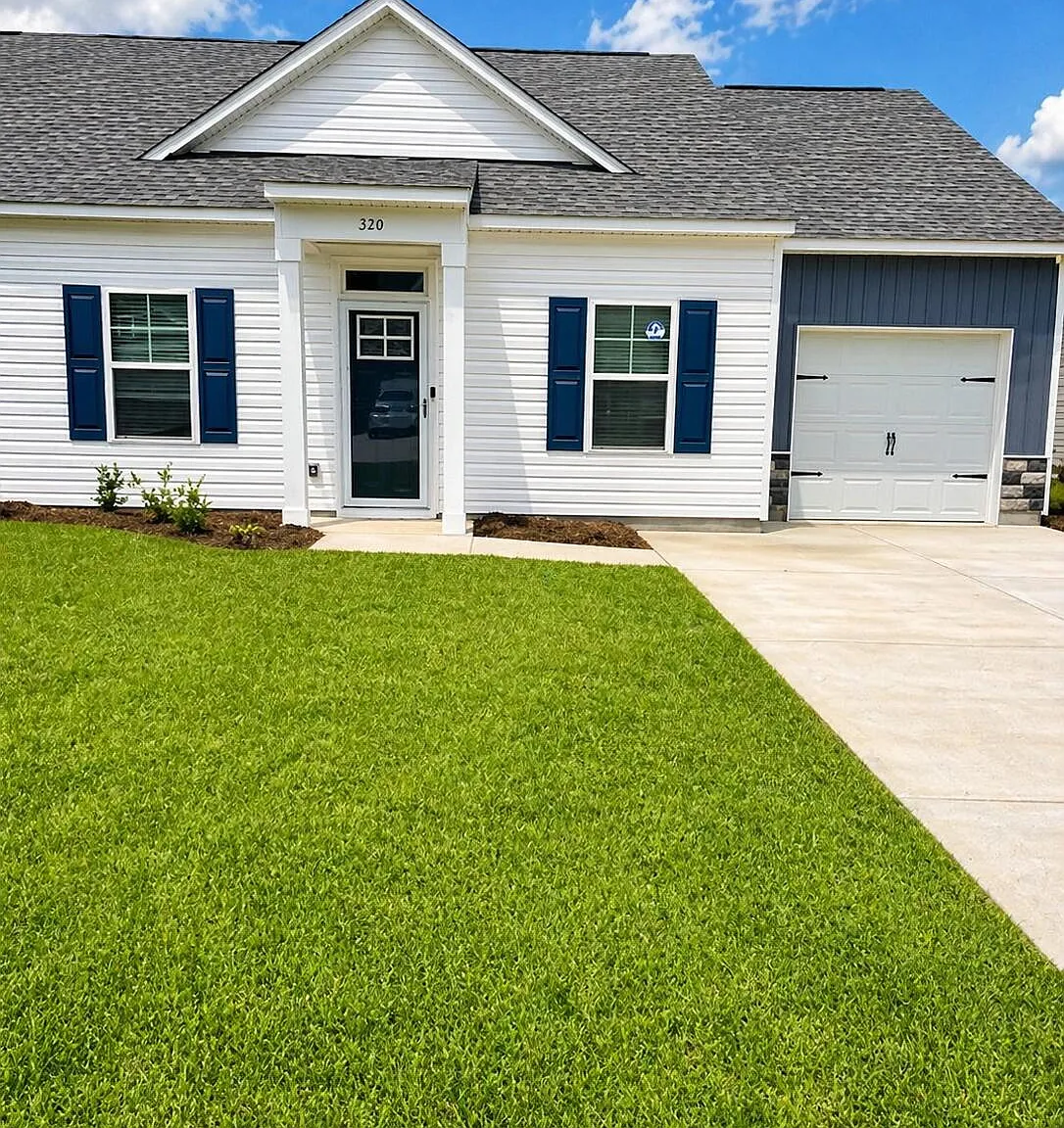 3 bed, 2.0 bath, 1300 sqft, $1,650 — Photo 1