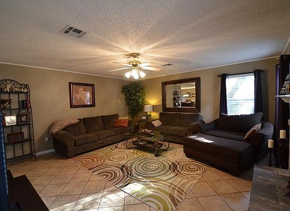 5th image of 1205 Cedar Oaks Dr