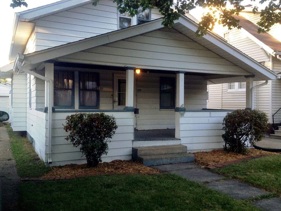 1st image of 221 E Victoria St