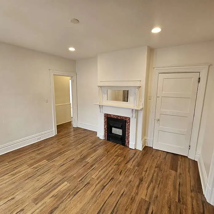 110 California Ave — Photo 4