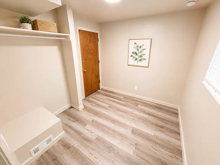 2564 S 800 E — Photo 7