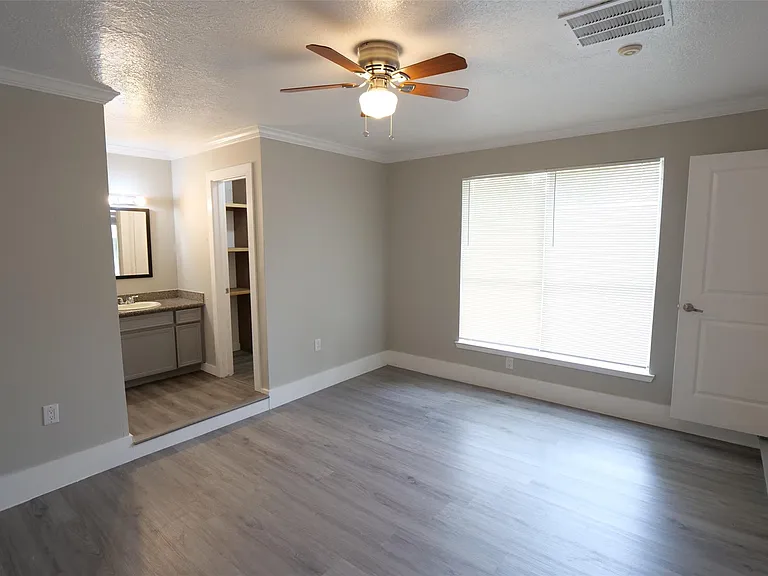 15654 Boulder Oaks Dr — Photo 13