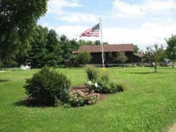 8974 E 4000n Rd, Momence, IL 60954