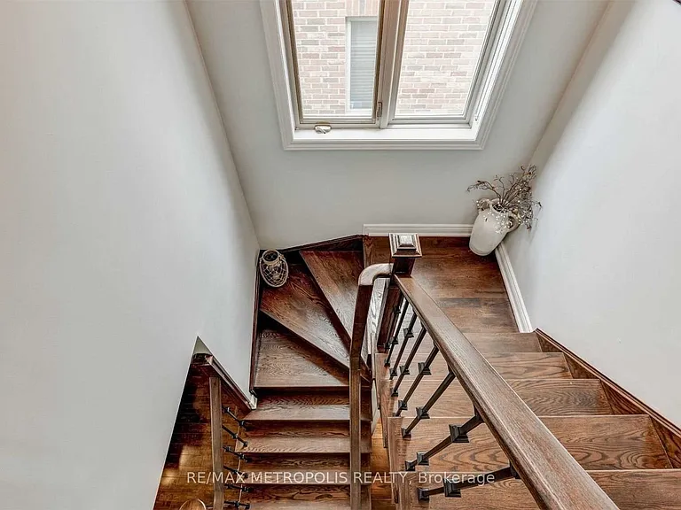 24 Viceroy Cres #MAIN — Photo 15