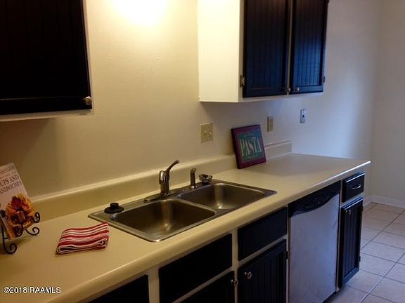 3rd image of 103 Williamsburg Cir APT C