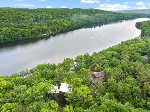 1105 N Hamilton St, Saint Croix Falls, WI 54024