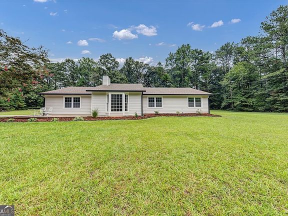 3rd image of 120 Creekwood Ln