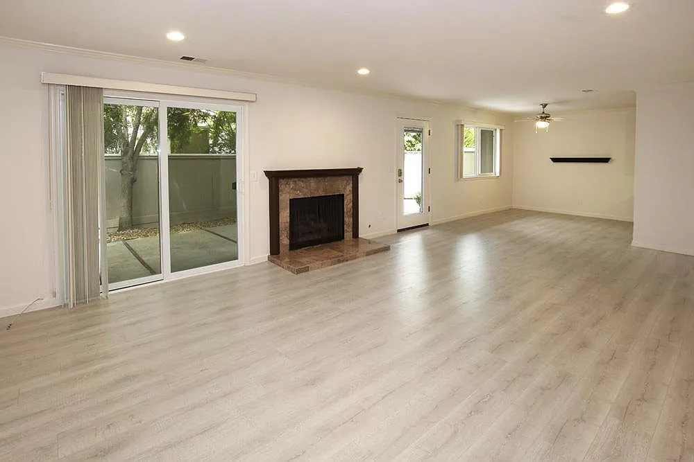 3 bed, 2.5 bath, 1440 sqft, $4,400 — Photo 2