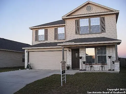 4 bed, 3.5 bath, 3706 sqft, $2,999 — Photo 2