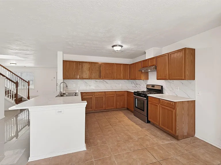 3807 Brook Garden Ln — Photo 15