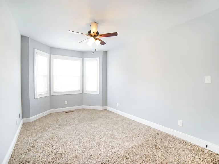 118 Capital St #1 — Photo 4