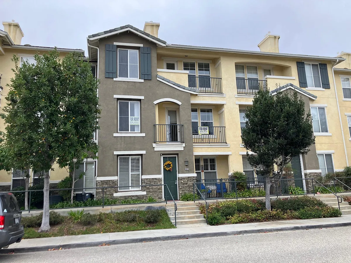 Building Photo - 1721 S Hill Rd #203