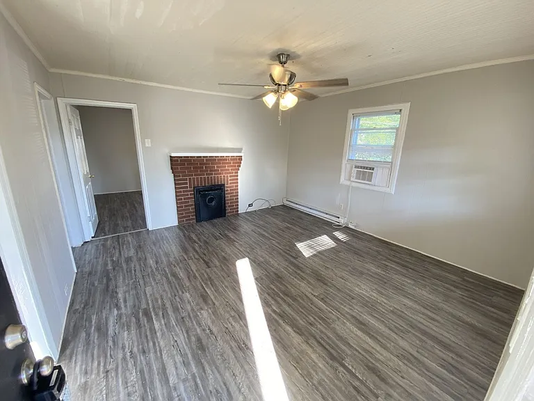209.5 E Ridge Ave — Photo 2