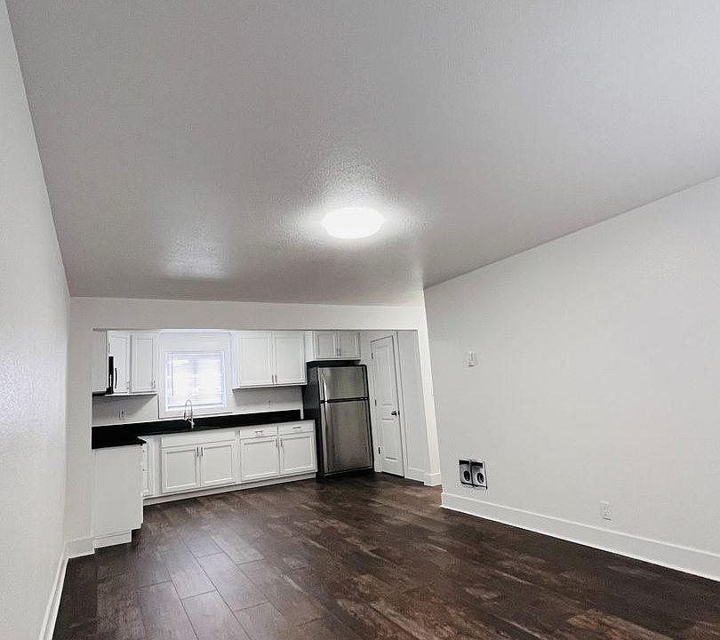 1st image of 665-697 25th St SE #673
