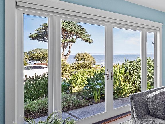 3rd image of 835 Sea Palm Ave