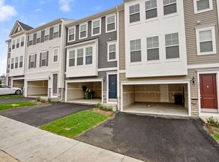 3974 Shire Meadow Ln, Triangle, VA 22172