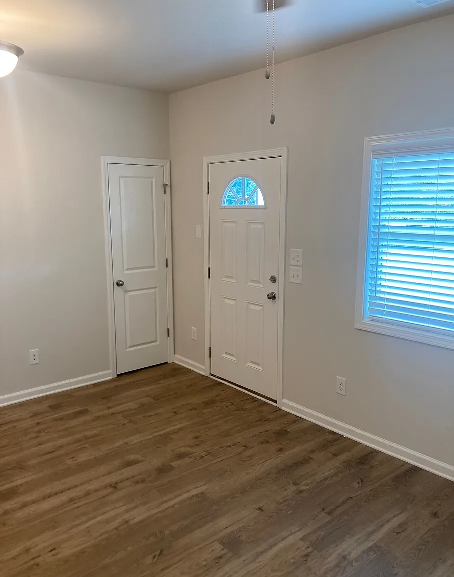 1905 Suwanee Lane — Photo 3