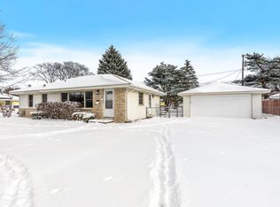 8331 Haeg Dr, Bloomington, MN 55431