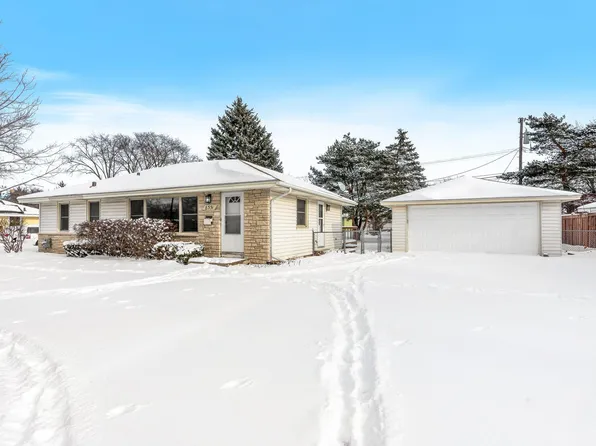 8331 Haeg Dr, Bloomington, MN 55431