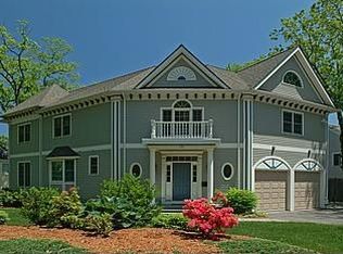 19 Oakencroft Rd, Wellesley, MA 02482