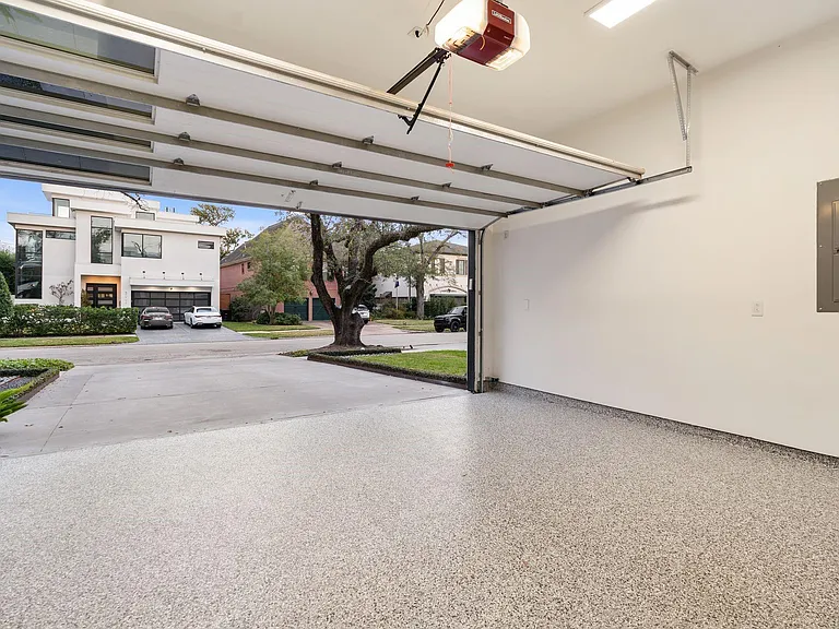 3002 Ferndale St — Photo 33