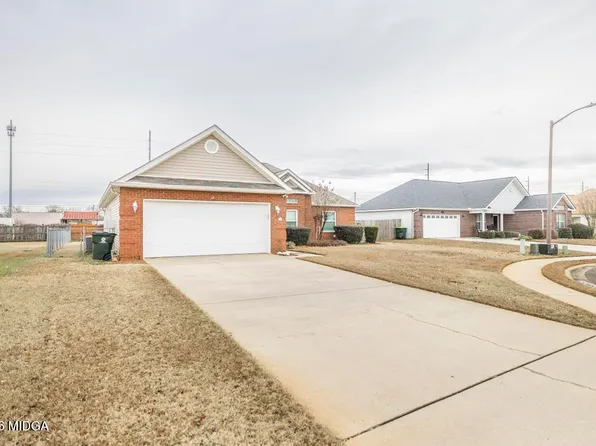 114 Chasen Ct, Byron, GA 31008
