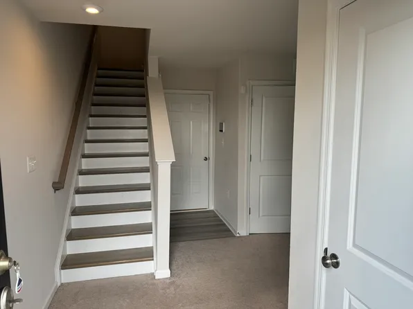 147 Presidents Pointe Ave, Ranson, WV 25438