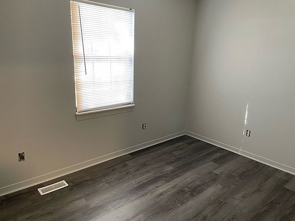 4th image of 505 E Graham Pl #1