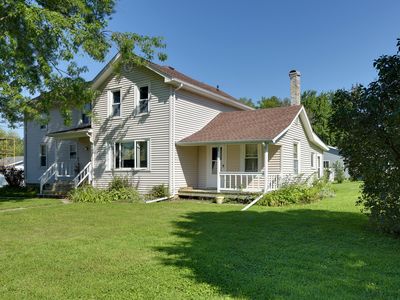 221 E Anthony St, Hustisford, WI, 53034