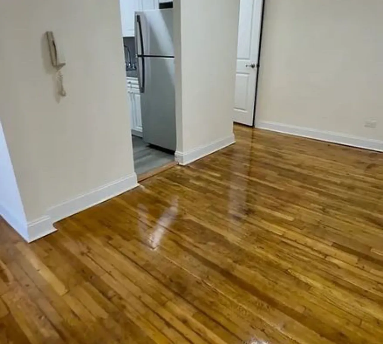 1 bed, 700 sqft, $2,300 — Photo 3